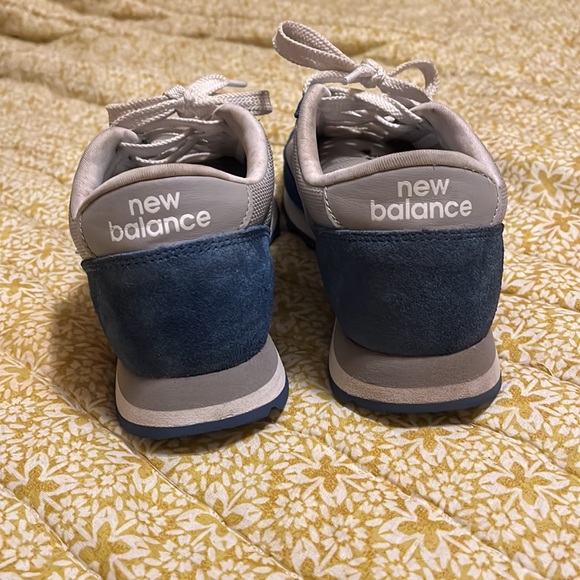New Balance women’s sneakers size 7 - Picture 4 of 7